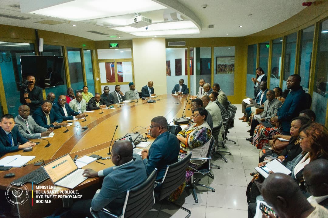 Group of officials at the Secretariat General