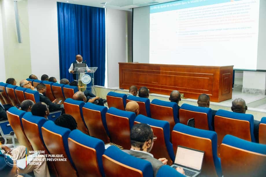 Group of officials at the Secretariat General